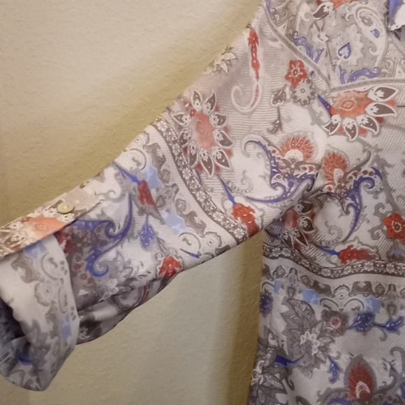 Chico's Venetian Murals Roll Tab Sleeved Blouse - Picture 6 of 14